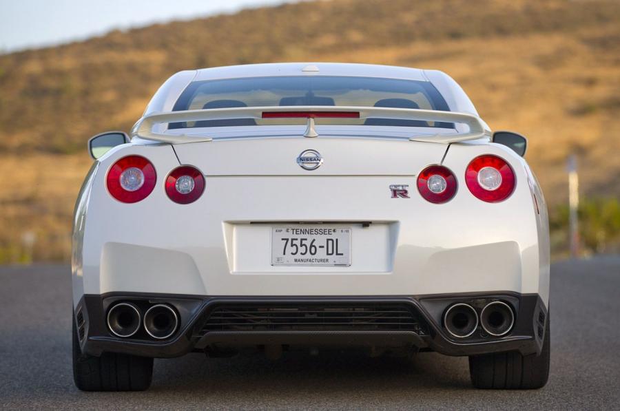  Nissan GT-R 2014 года  (фото 44 из 80)